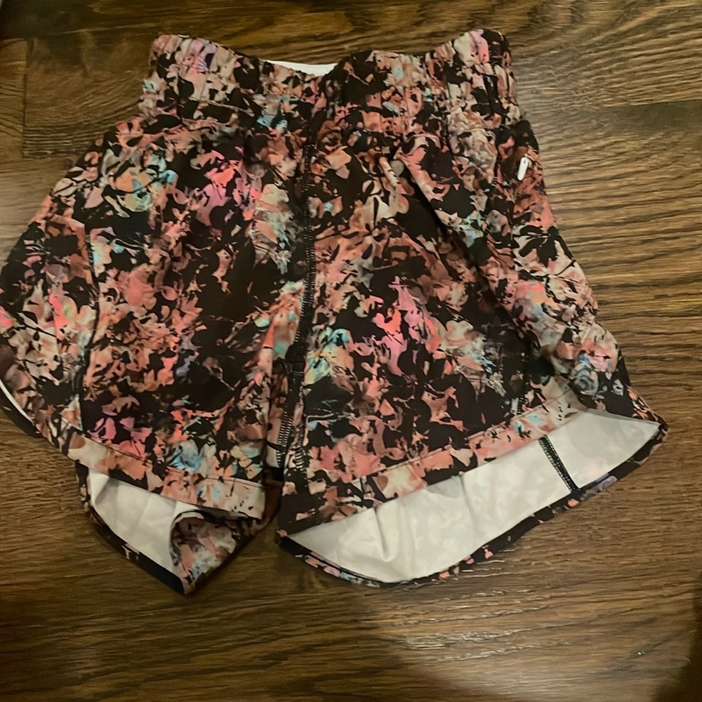 Colorful high rise 4 inches Luluemon shorts